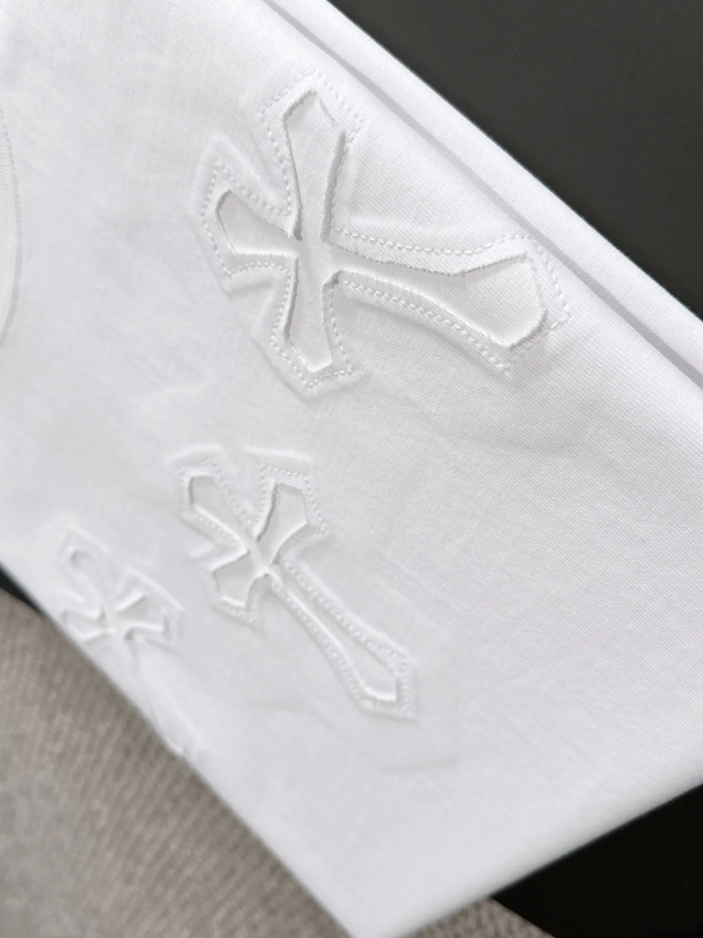 🅿️260 Croxin 2꯭0꯭2꯭5 new spring and summer models ❤️ Original ⌚️ high version The fabric is made of 280 grams of high-density pure cotton. No deformation or shrinkage. Process introduction: double thread movement, washing + front and rear precision 10,000-needle imported machine embroidery SIZE: M to 4XL